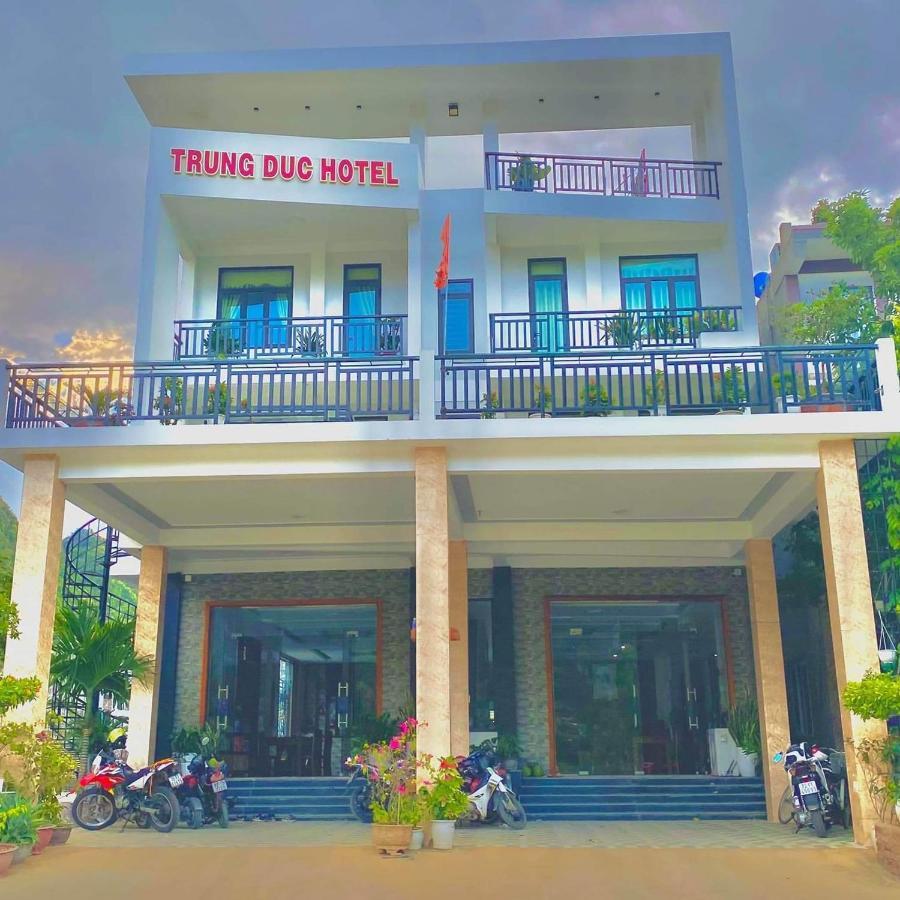 Trung Duc Hotel フォンニャ エクステリア 写真